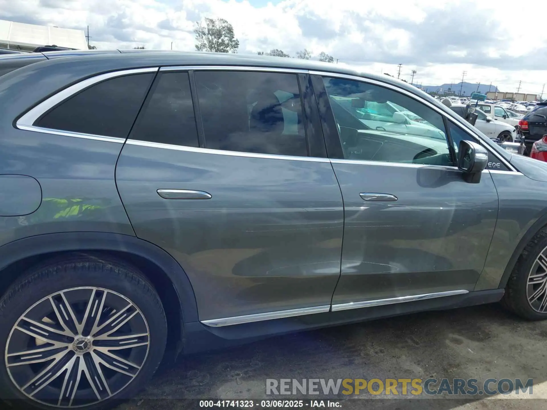 13 Photograph of a damaged car 4JGGM2CB0PA019157 MERCEDES-BENZ EQE 500 SUV 2023