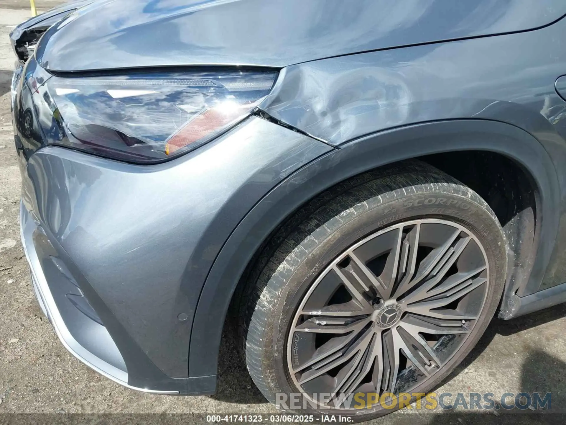 19 Photograph of a damaged car 4JGGM2CB0PA019157 MERCEDES-BENZ EQE 500 SUV 2023