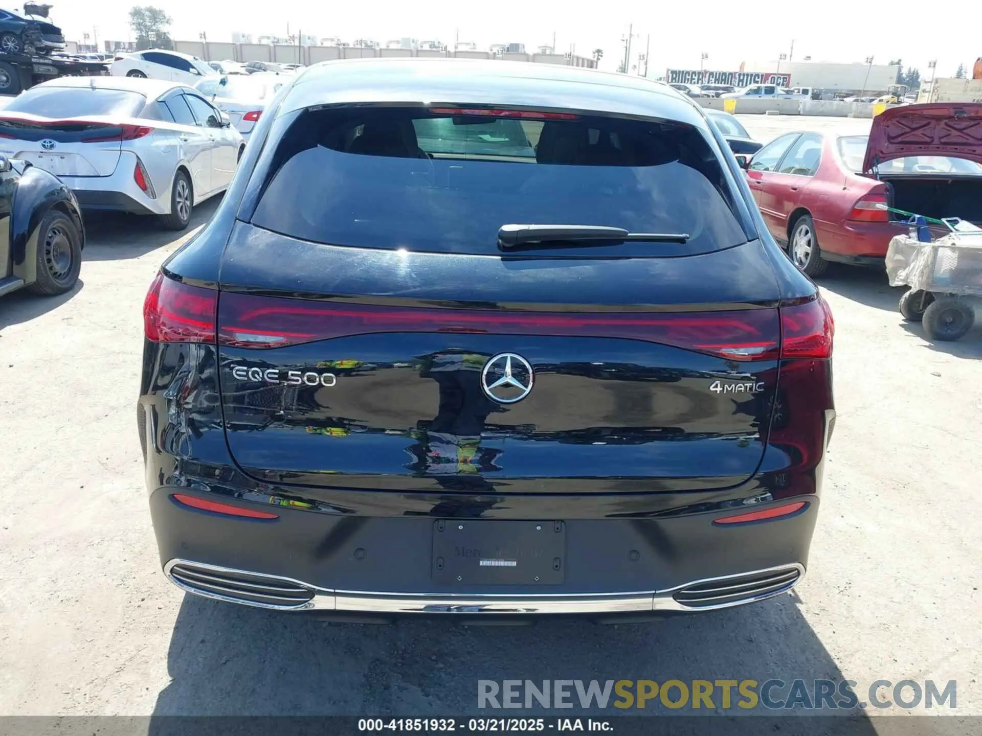 17 Photograph of a damaged car 4JGGM2CB3PA010906 MERCEDES-BENZ EQE 500 SUV 2023