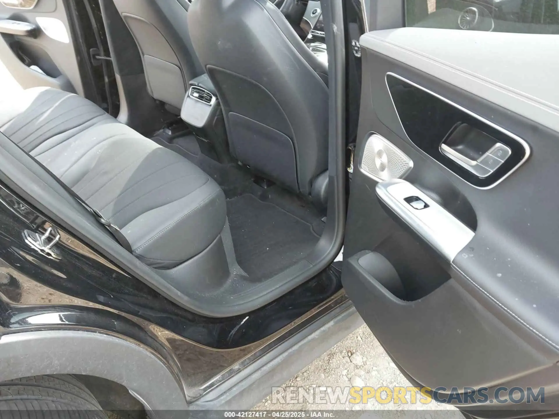 8 Photograph of a damaged car 4JGGM2CB3PA039628 MERCEDES-BENZ EQE 500 SUV 2023