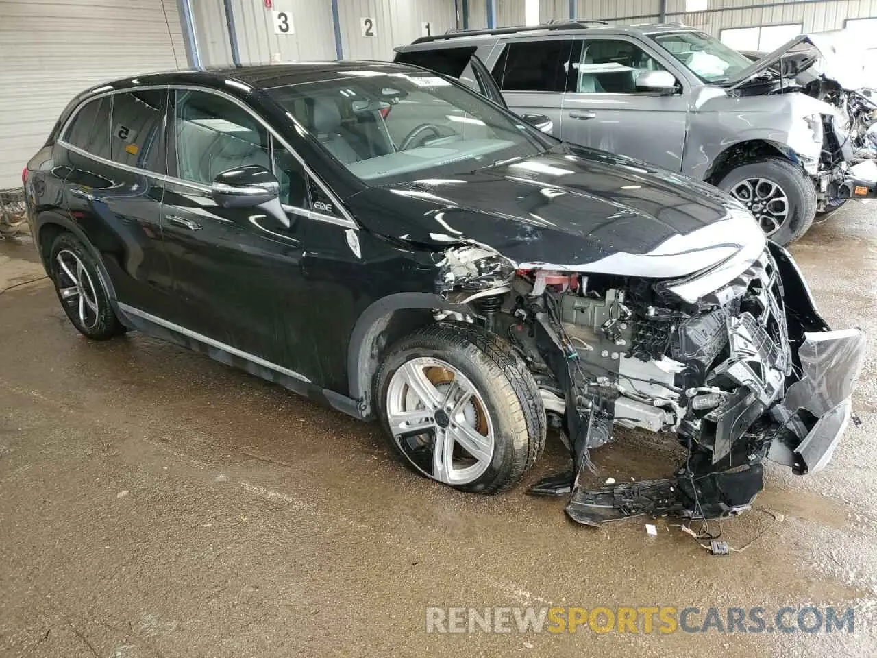 4 Photograph of a damaged car 4JGGM1CB3PA022595 MERCEDES-BENZ EQE SUV 35 2023