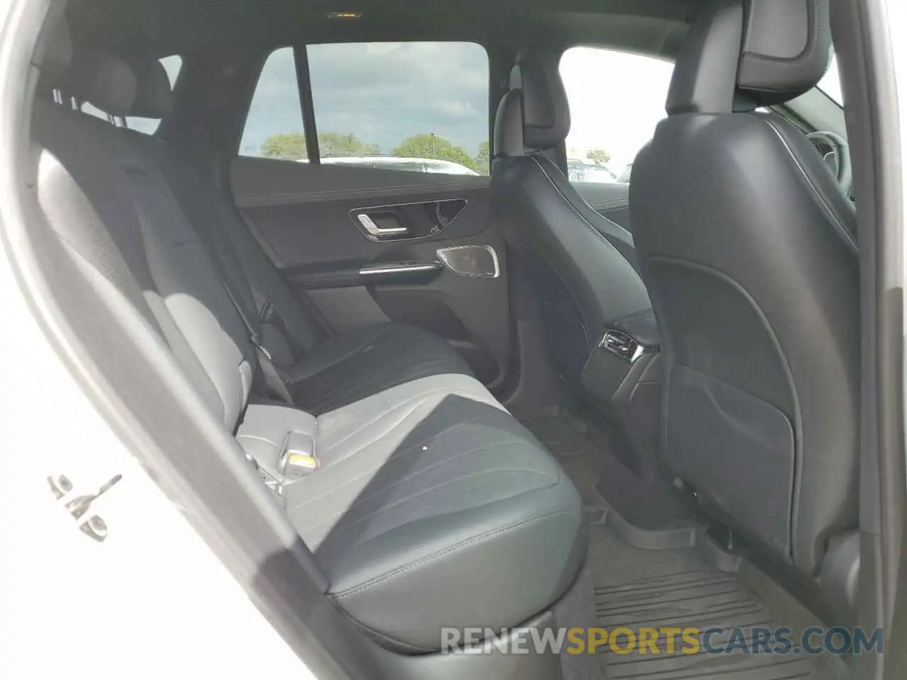 11 Photograph of a damaged car 4JGGM1CB5PA037048 MERCEDES-BENZ EQE SUV 35 2023