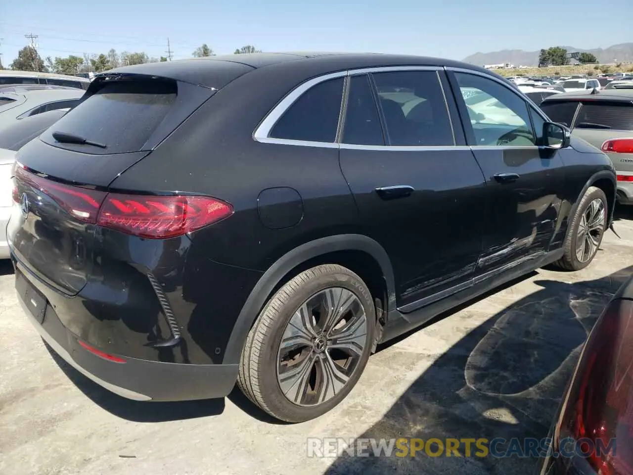 3 Photograph of a damaged car 4JGGM1CB6PA021926 MERCEDES-BENZ EQE SUV 35 2023