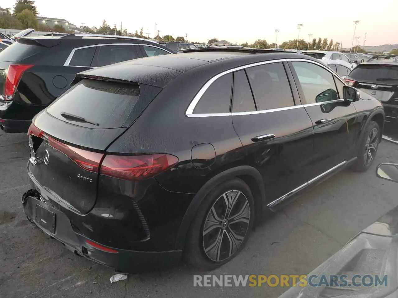 3 Photograph of a damaged car 4JGGM1CBXPA011481 MERCEDES-BENZ EQE SUV 35 2023