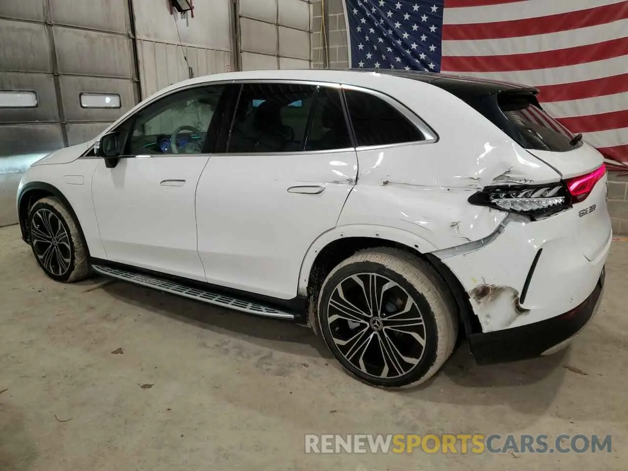 2 Photograph of a damaged car 4JGGM1CBXPA012887 MERCEDES-BENZ EQE SUV 35 2023