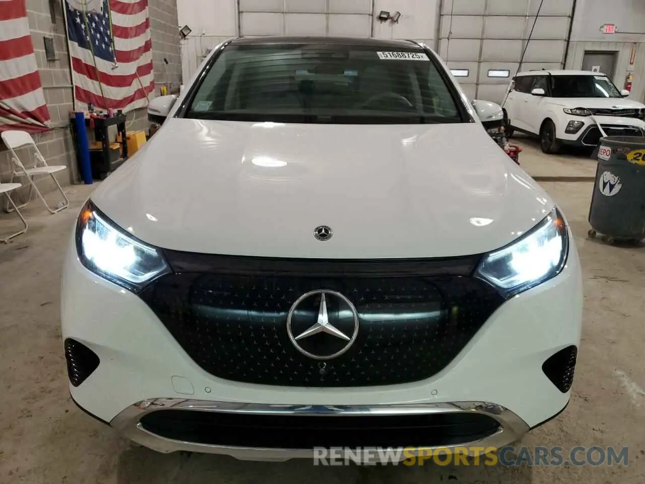 5 Photograph of a damaged car 4JGGM1CBXPA012887 MERCEDES-BENZ EQE SUV 35 2023