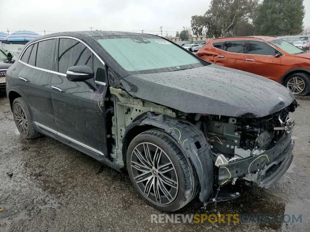 4 Photograph of a damaged car 4JGGM2BB0PA014686 MERCEDES-BENZ EQE SUV 35 2023
