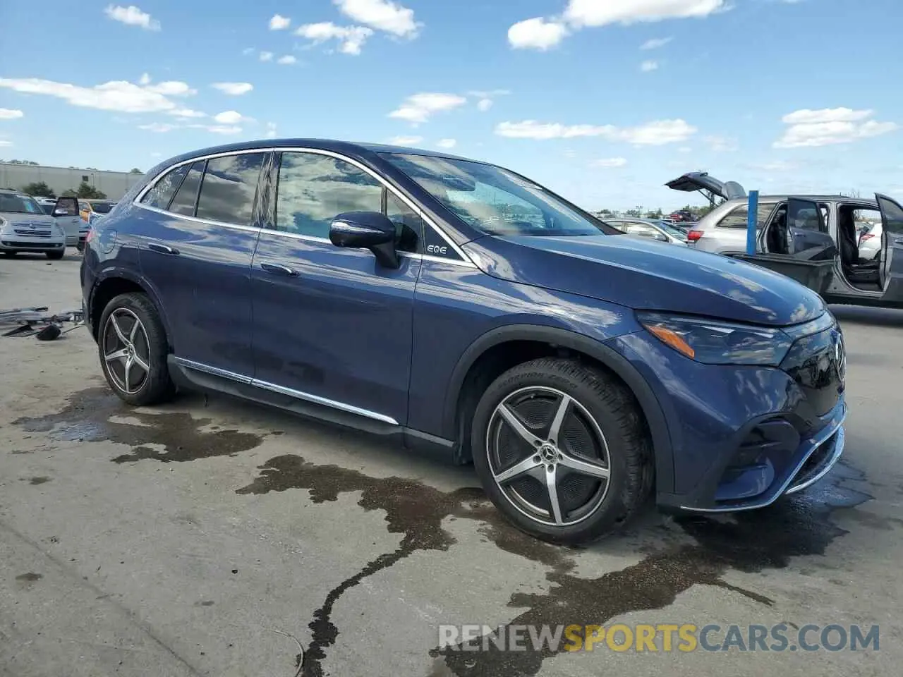 4 Photograph of a damaged car 4JGGM2BB3PA003844 MERCEDES-BENZ EQE SUV 35 2023