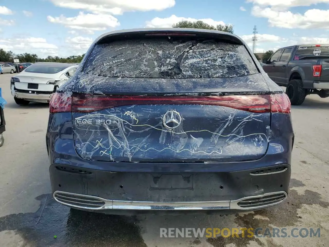 6 Photograph of a damaged car 4JGGM2BB3PA003844 MERCEDES-BENZ EQE SUV 35 2023