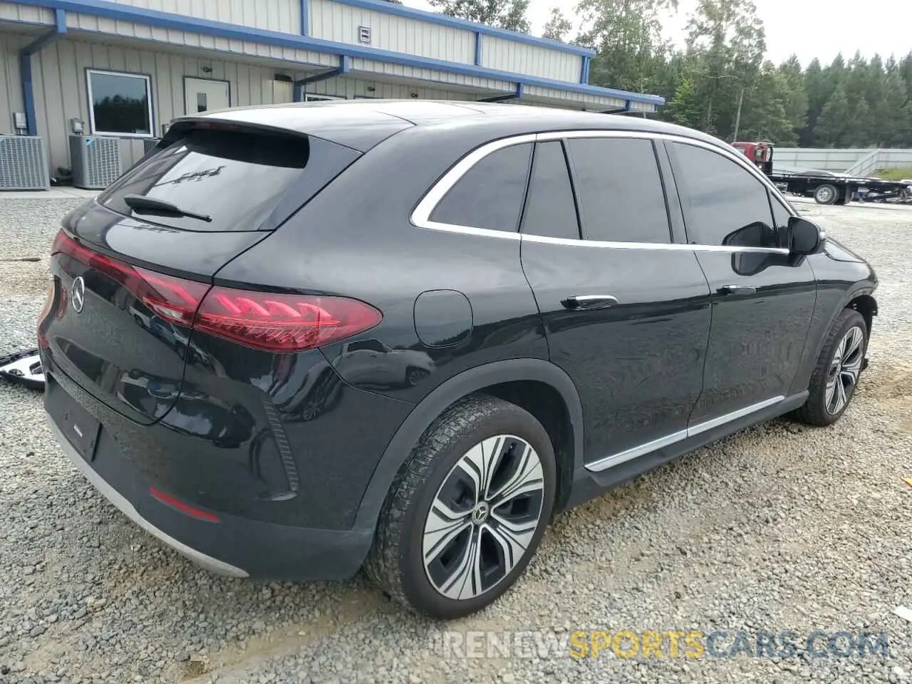 3 Photograph of a damaged car 4JGGM2BB3PA025200 MERCEDES-BENZ EQE SUV 35 2023