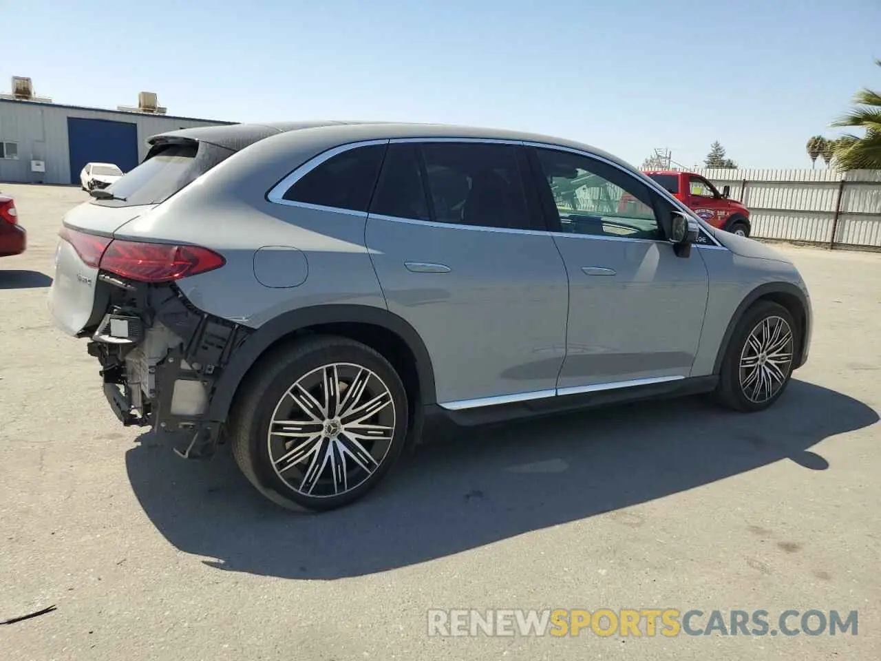 3 Photograph of a damaged car 4JGGM2CB2PA018205 MERCEDES-BENZ EQE SUV 50 2023
