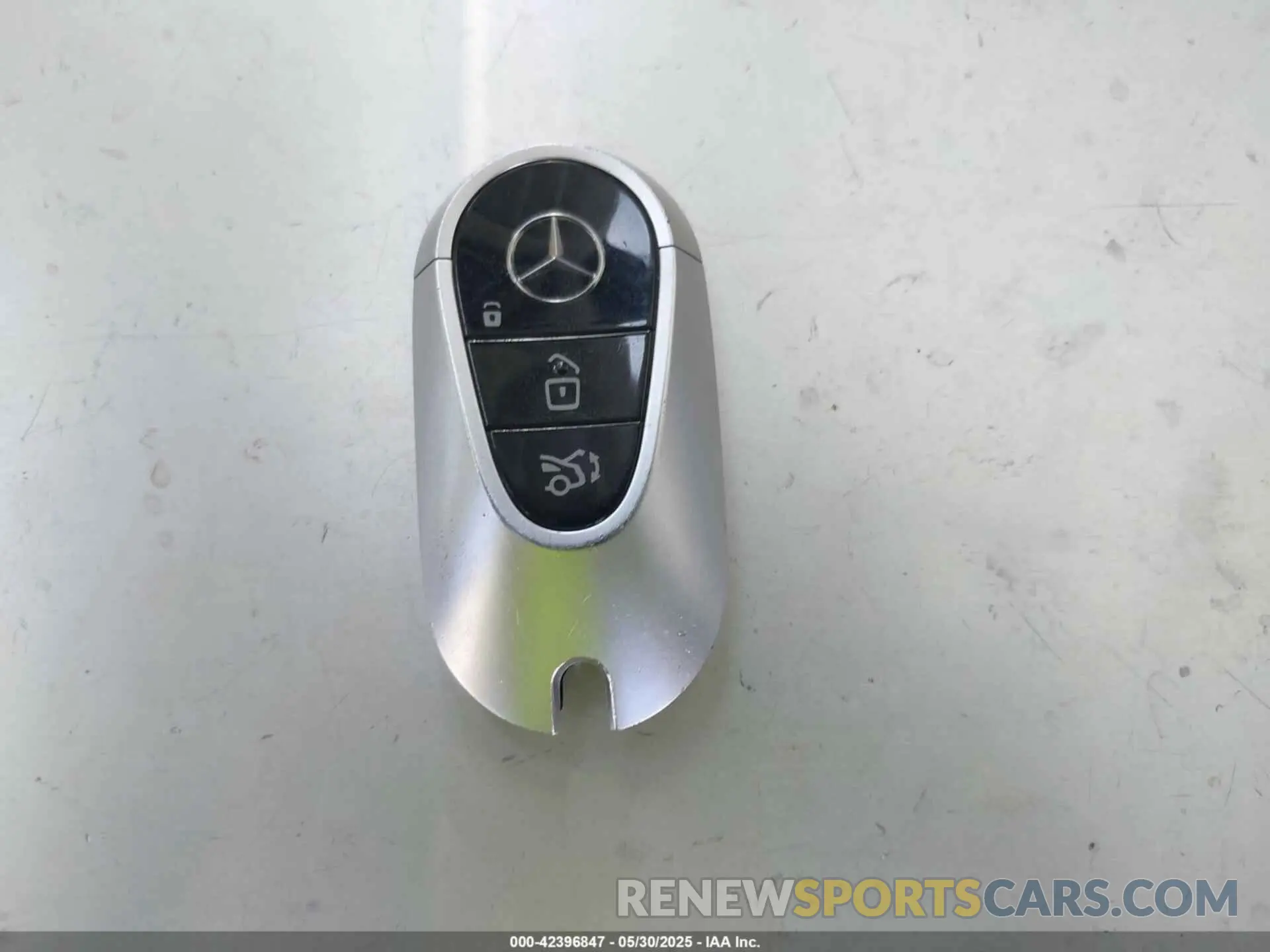 11 Photograph of a damaged car W1KCG2DB0PA033395 MERCEDES-BENZ EQS 450+ 2023