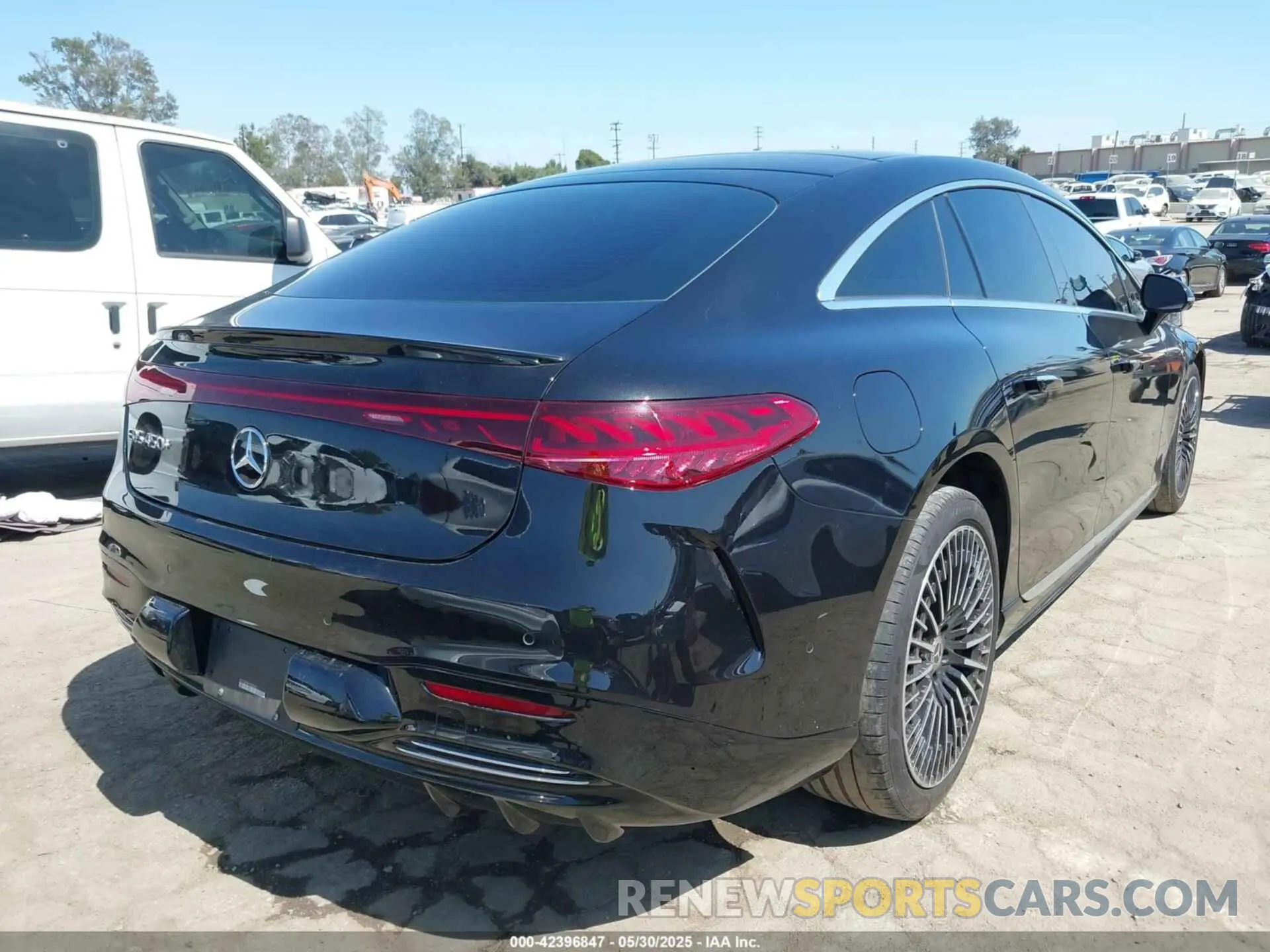 4 Photograph of a damaged car W1KCG2DB0PA033395 MERCEDES-BENZ EQS 450+ 2023