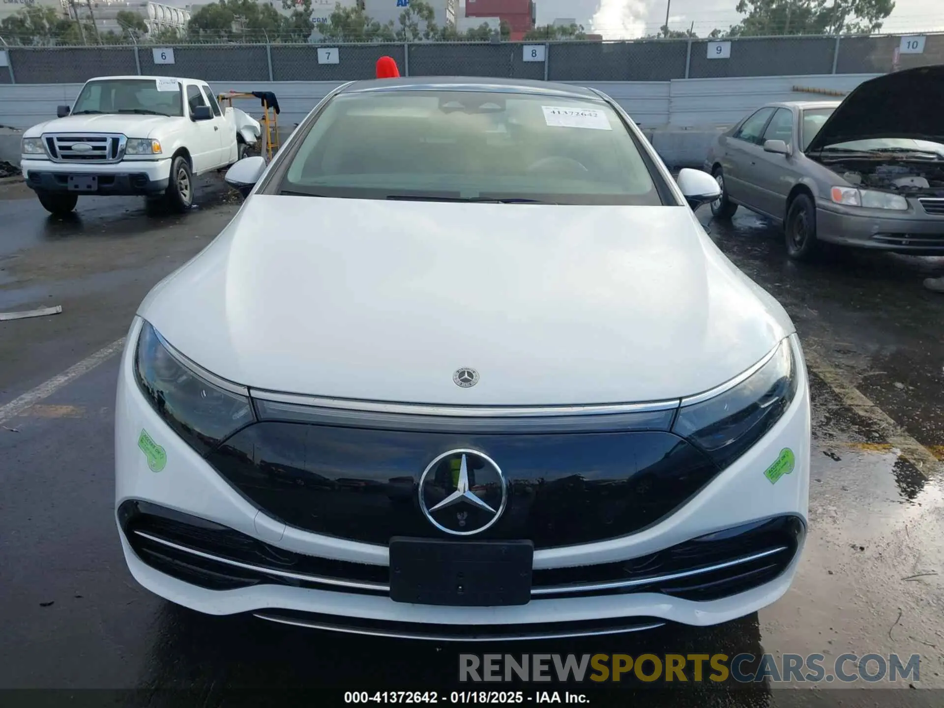 12 Photograph of a damaged car W1KCG2DB2PA032930 MERCEDES-BENZ EQS 450+ 2023