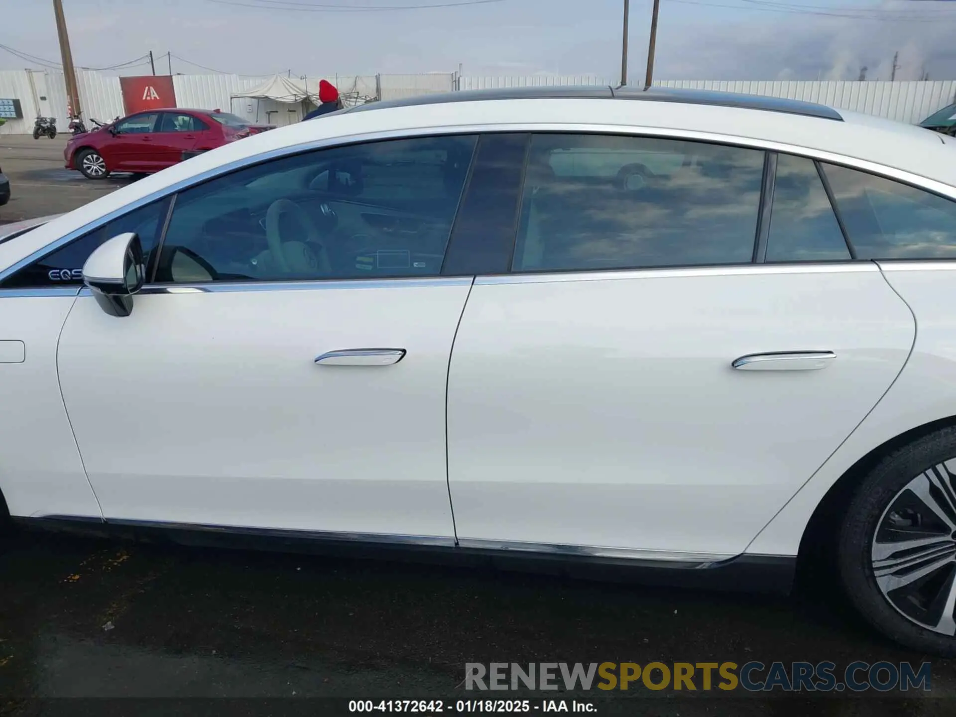 14 Photograph of a damaged car W1KCG2DB2PA032930 MERCEDES-BENZ EQS 450+ 2023