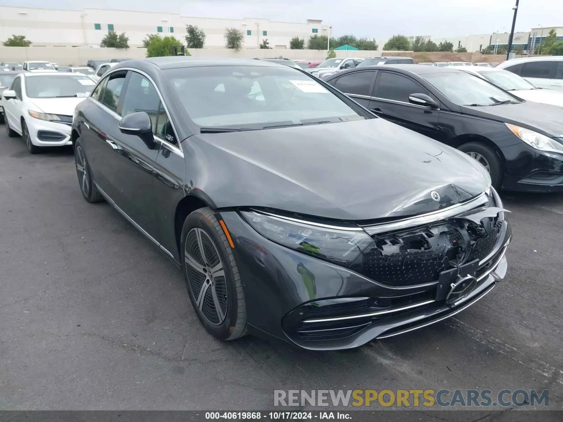 13 Photograph of a damaged car W1KCG2DB6PA024054 MERCEDES-BENZ EQS 450+ 2023