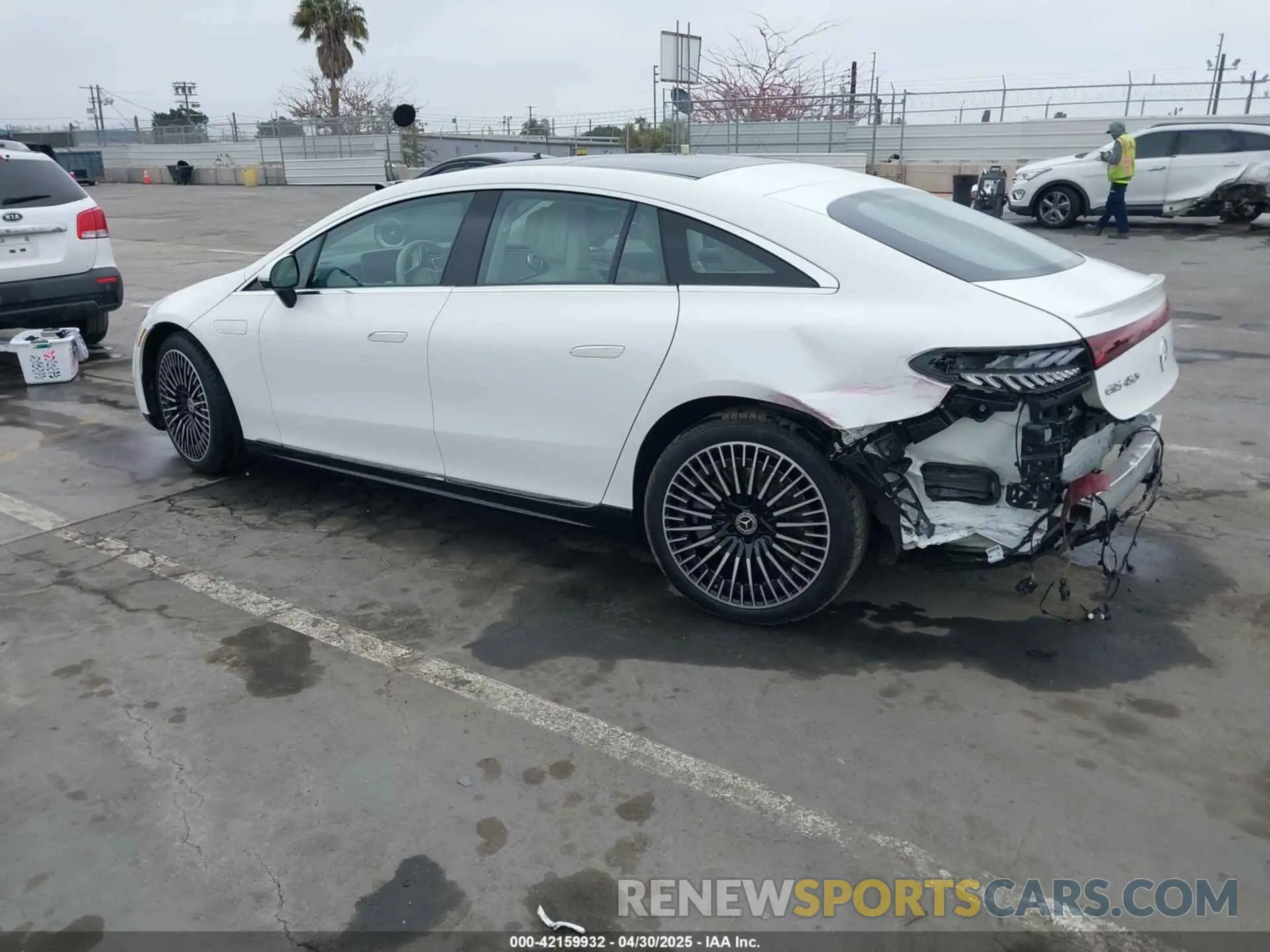 3 Photograph of a damaged car W1KCG2DB9PA033069 MERCEDES-BENZ EQS 450+ 2023