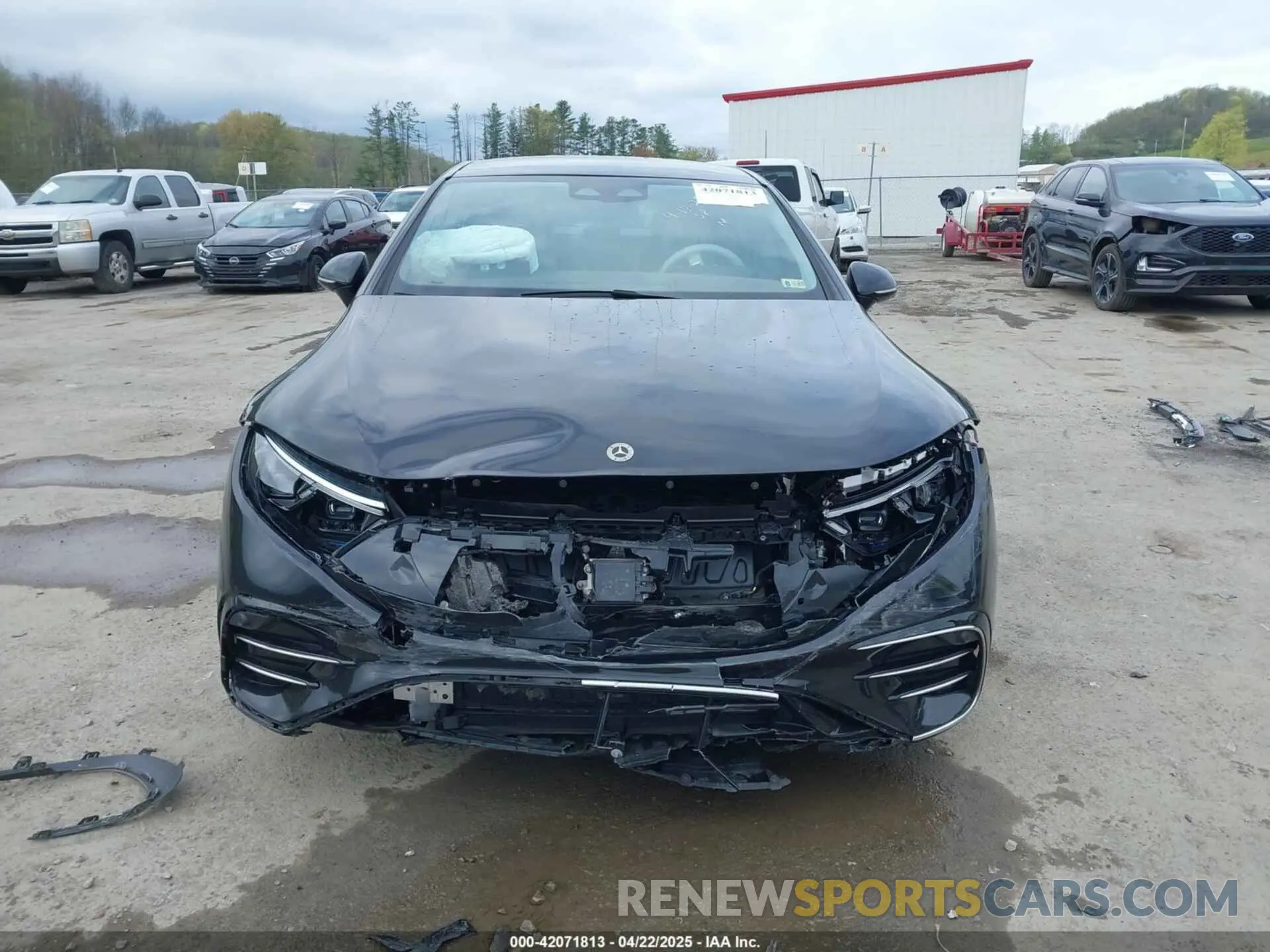 13 Photograph of a damaged car W1KCG2DBXPA033128 MERCEDES-BENZ EQS 450+ 2023