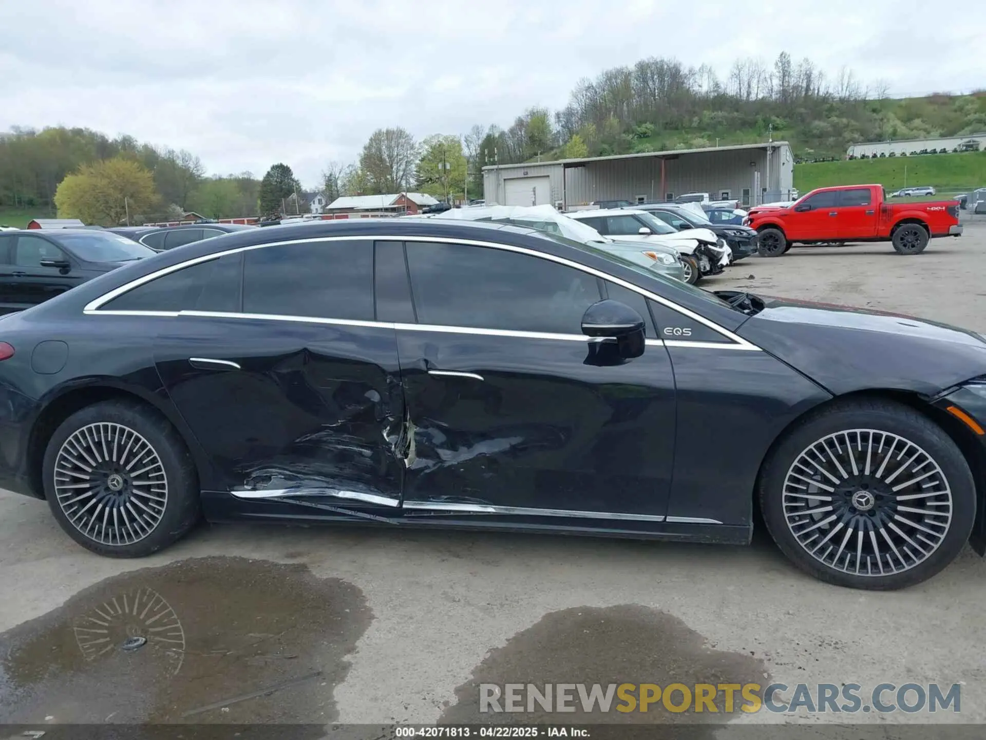 14 Photograph of a damaged car W1KCG2DBXPA033128 MERCEDES-BENZ EQS 450+ 2023