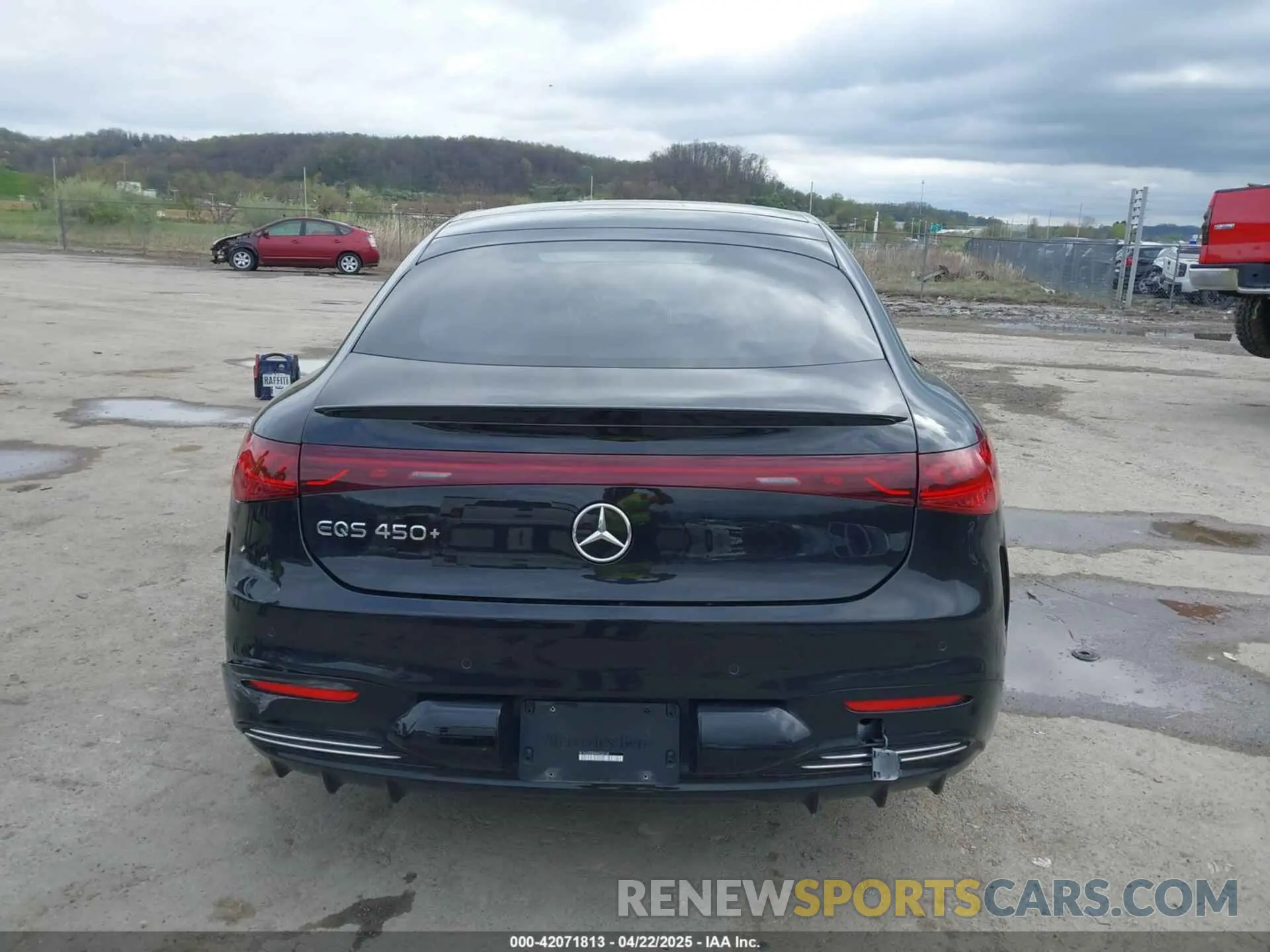 17 Photograph of a damaged car W1KCG2DBXPA033128 MERCEDES-BENZ EQS 450+ 2023