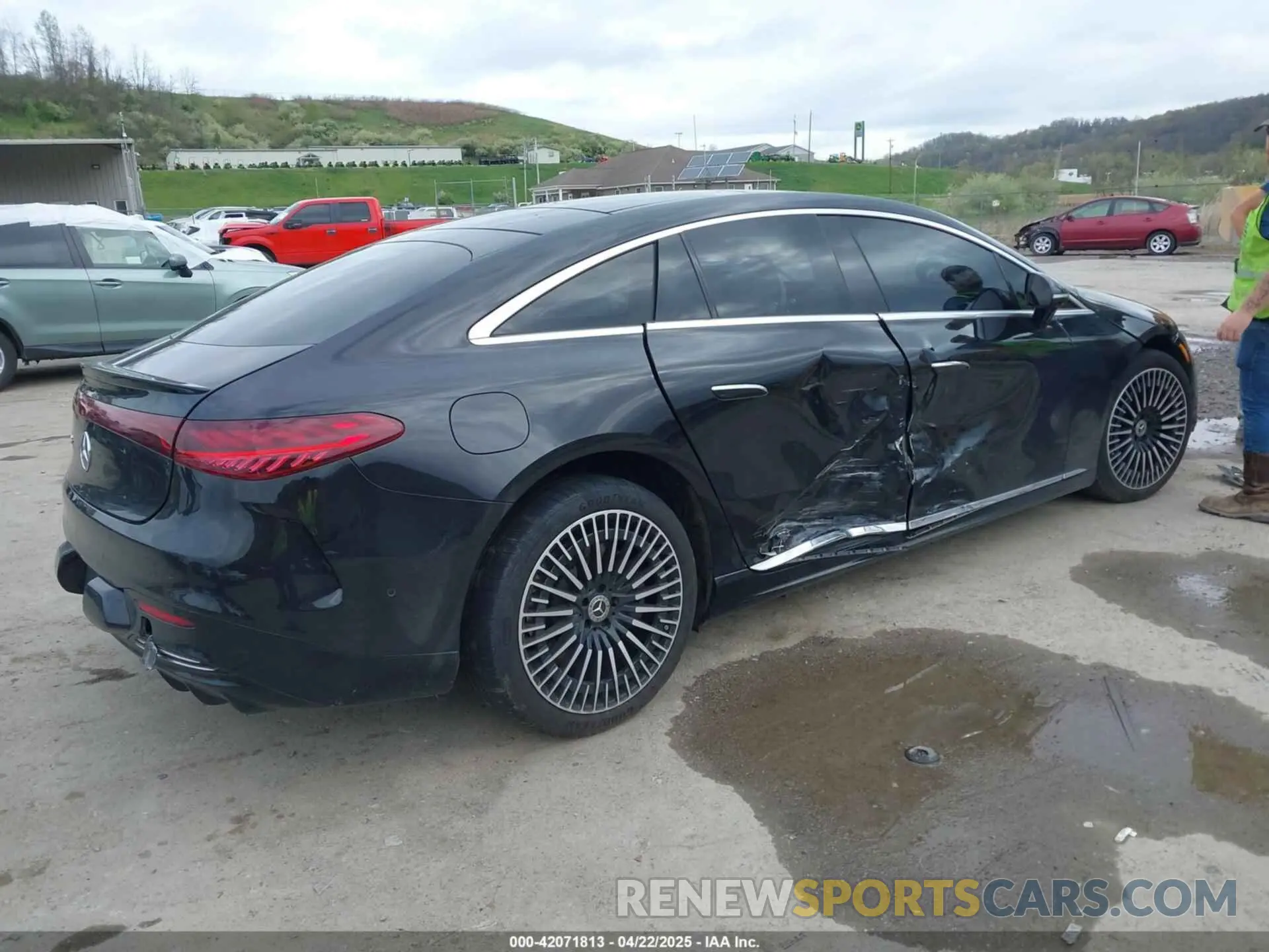 4 Photograph of a damaged car W1KCG2DBXPA033128 MERCEDES-BENZ EQS 450+ 2023