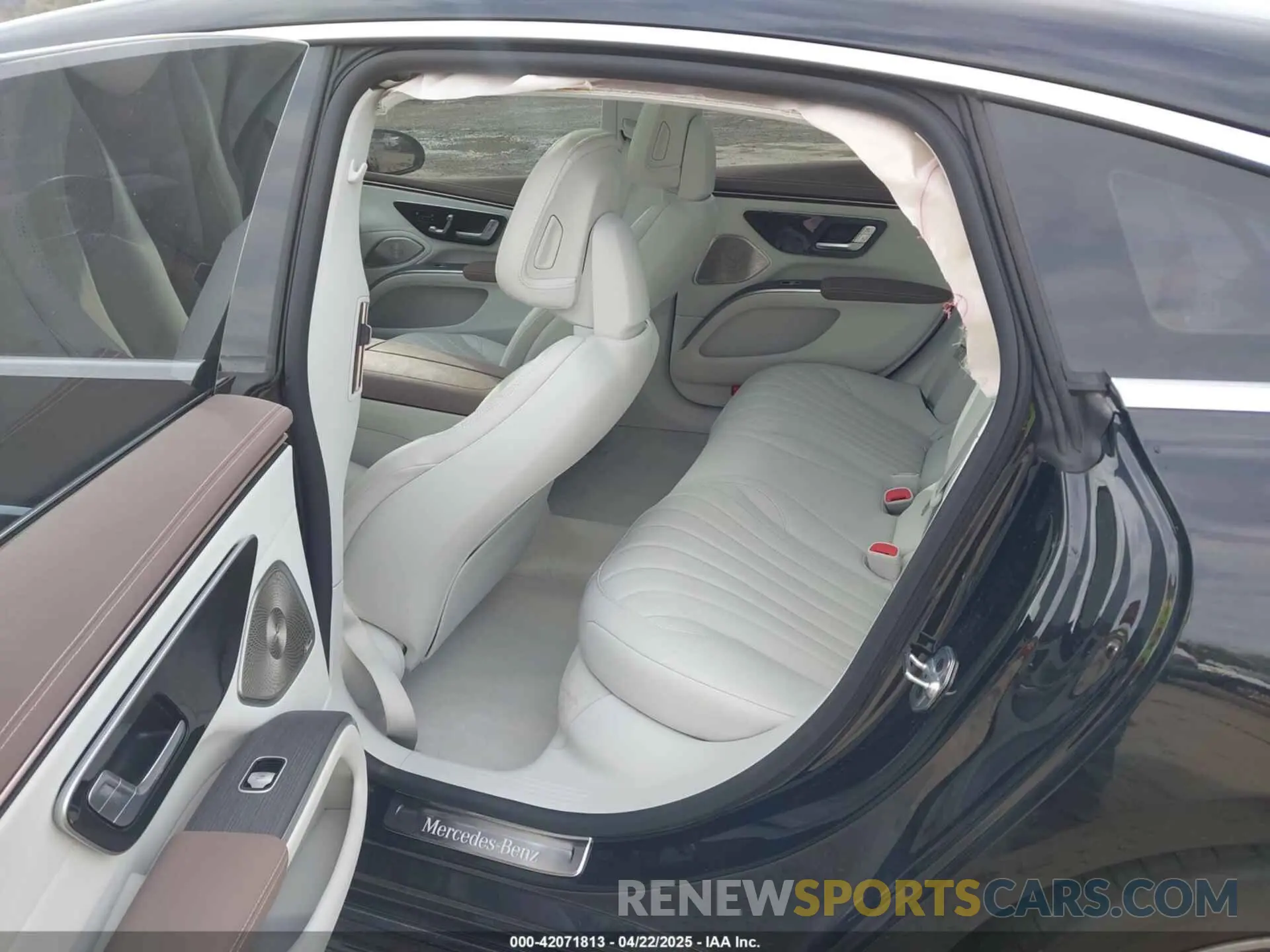 8 Photograph of a damaged car W1KCG2DBXPA033128 MERCEDES-BENZ EQS 450+ 2023