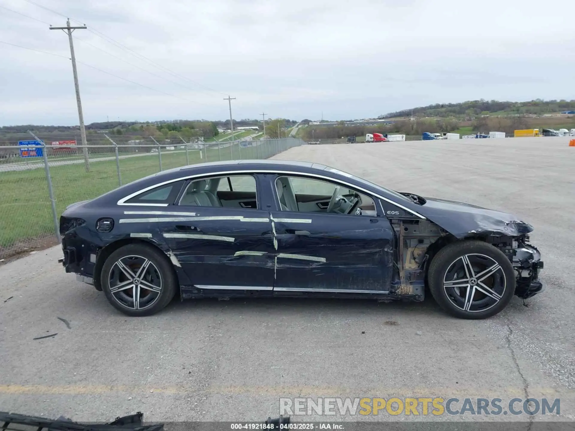 14 Photograph of a damaged car W1KCG2EB8PA040061 MERCEDES-BENZ EQS 450 2023