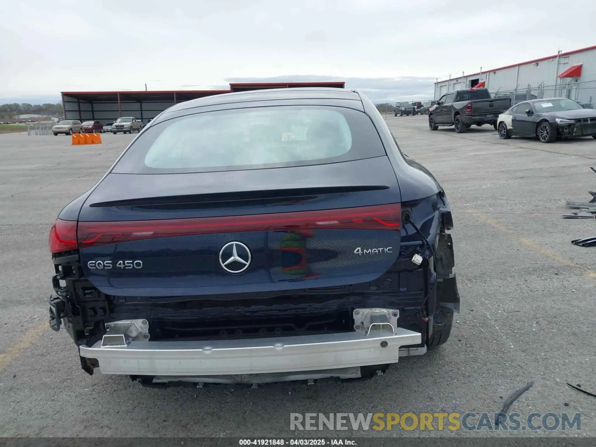 17 Photograph of a damaged car W1KCG2EB8PA040061 MERCEDES-BENZ EQS 450 2023