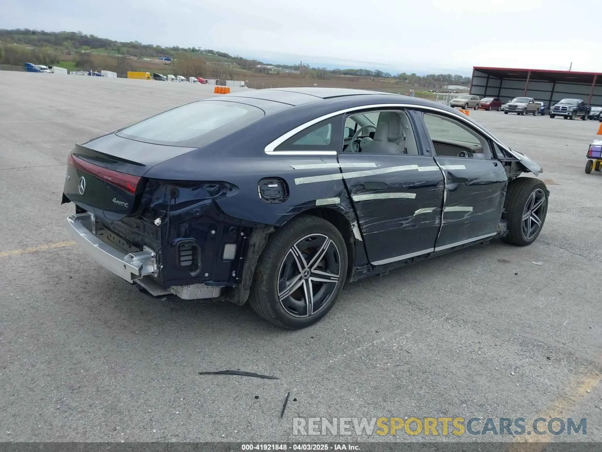 4 Photograph of a damaged car W1KCG2EB8PA040061 MERCEDES-BENZ EQS 450 2023