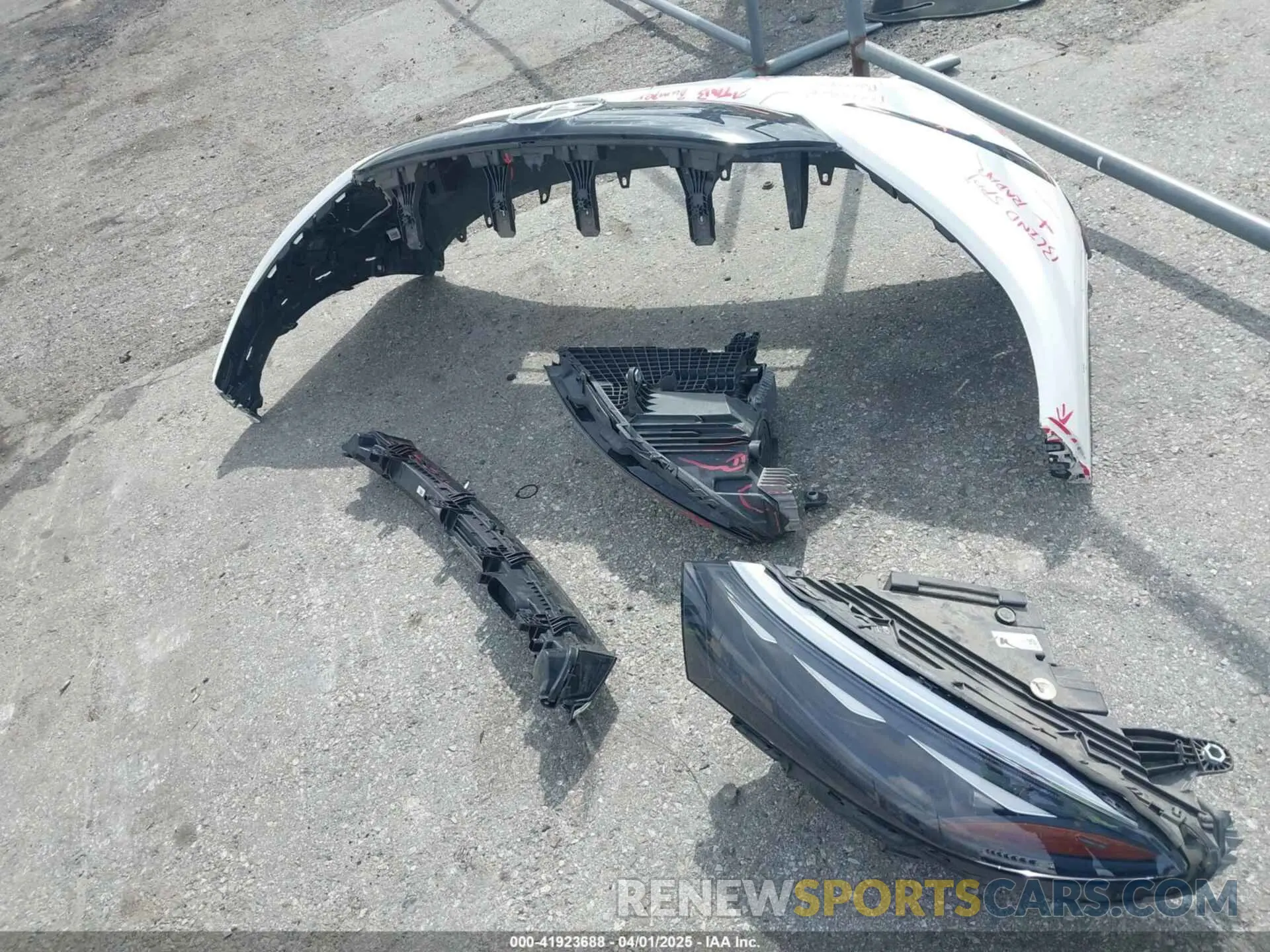 12 Photograph of a damaged car 4JGDM2DB7PA010442 MERCEDES-BENZ EQS 450+ SUV 2023