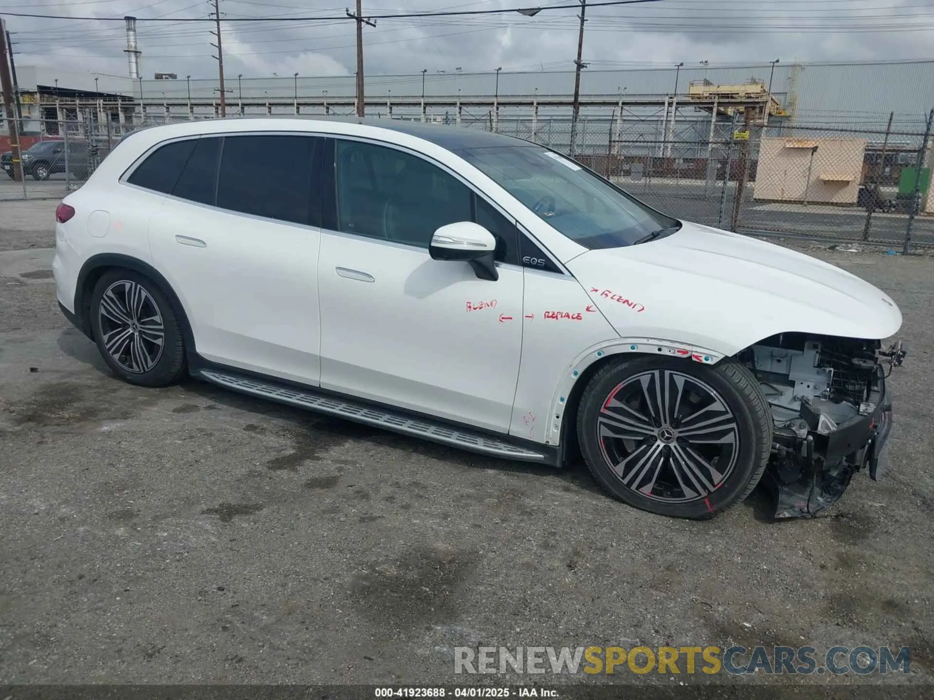 14 Photograph of a damaged car 4JGDM2DB7PA010442 MERCEDES-BENZ EQS 450+ SUV 2023