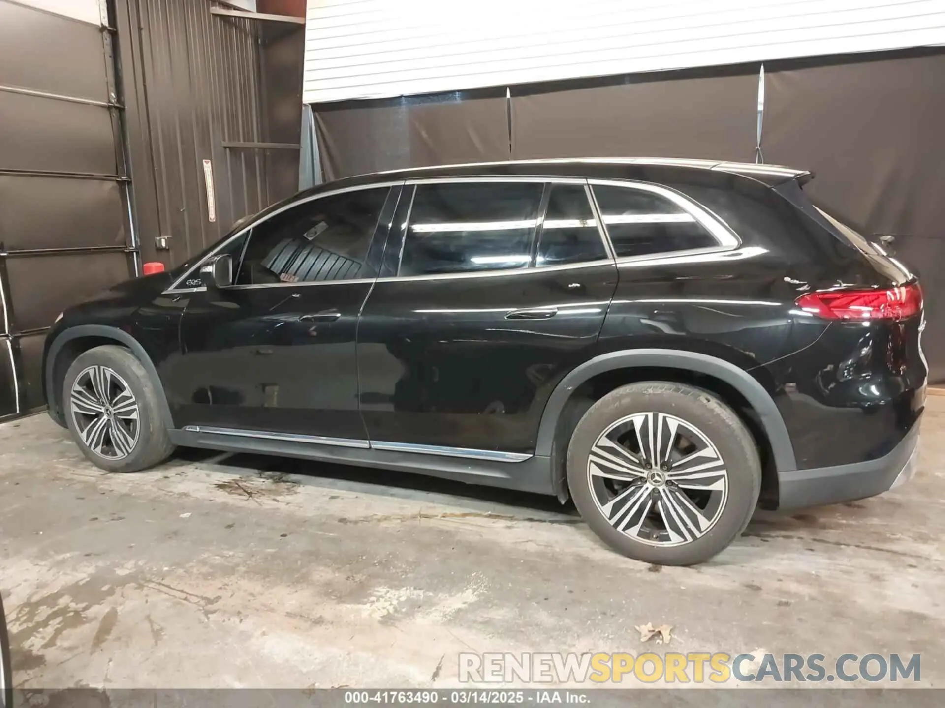 14 Photograph of a damaged car 4JGDM2EB2PA001663 MERCEDES-BENZ EQS 450 SUV 2023