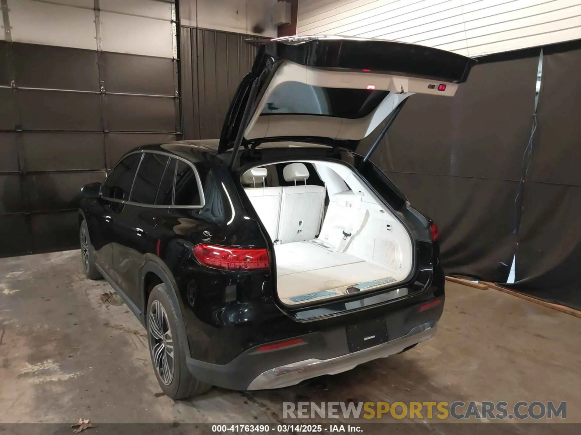 3 Photograph of a damaged car 4JGDM2EB2PA001663 MERCEDES-BENZ EQS 450 SUV 2023