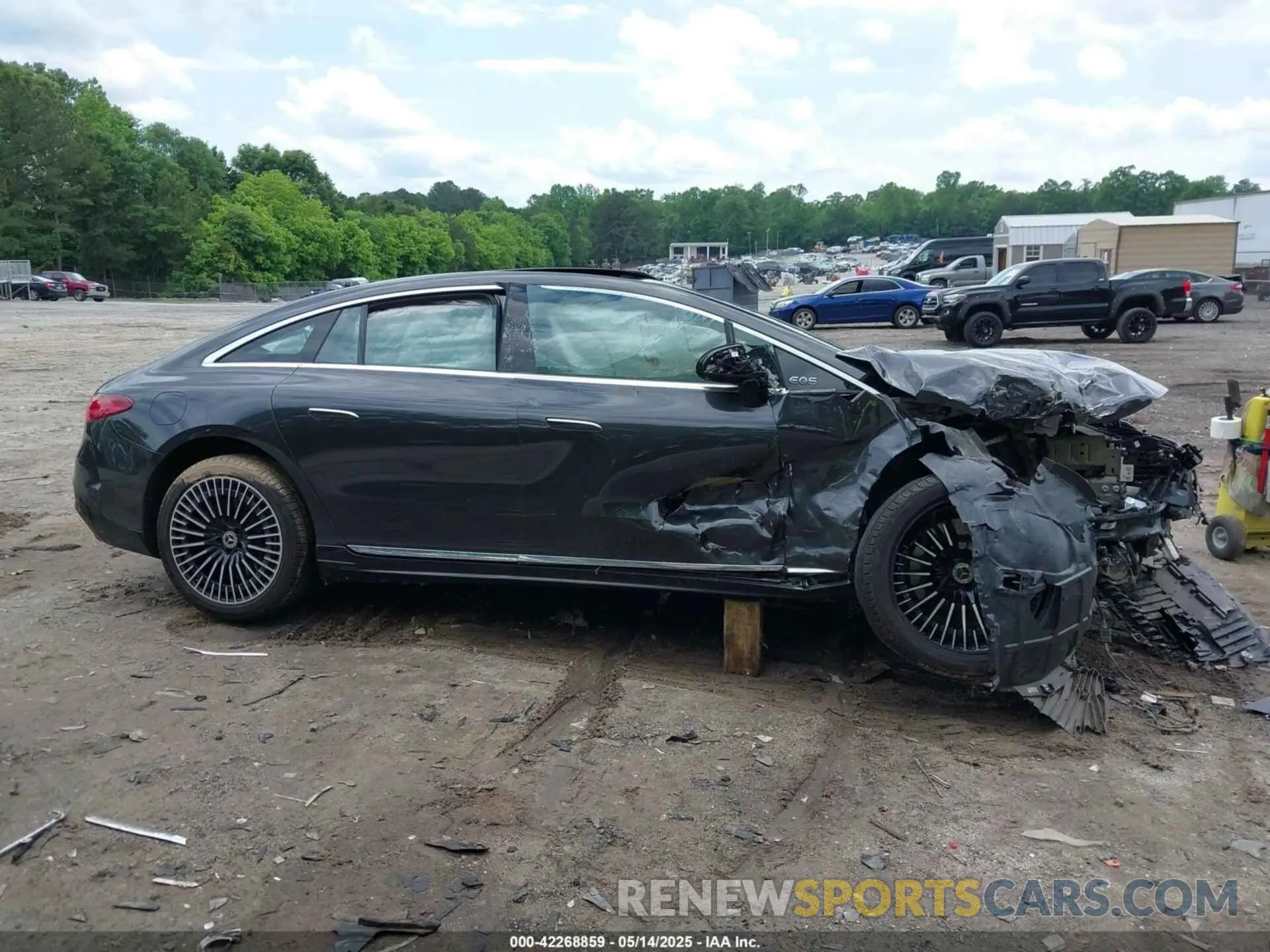 14 Photograph of a damaged car W1KCG4EB8PA024132 MERCEDES-BENZ EQS 580 2023