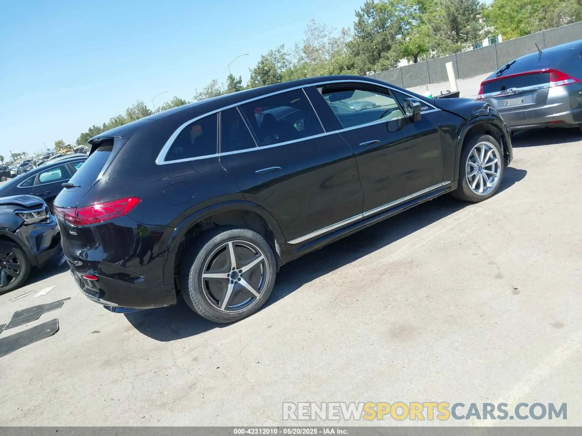 4 Photograph of a damaged car 4JGDM4EB4PA015334 MERCEDES-BENZ EQS 580 SUV 2023