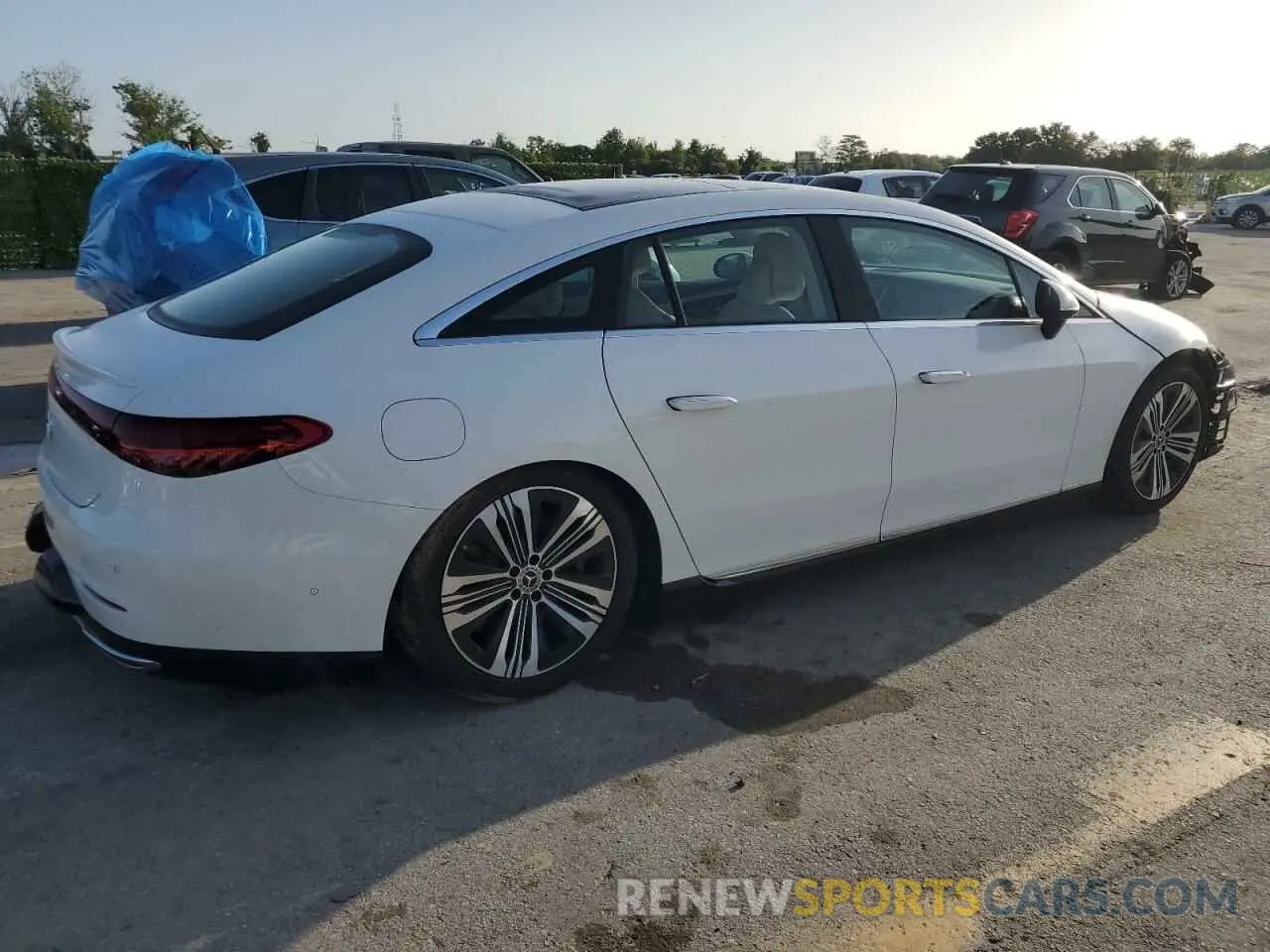 3 Photograph of a damaged car W1KCG2DB0NA015198 MERCEDES-BENZ EQS SEDAN 2022