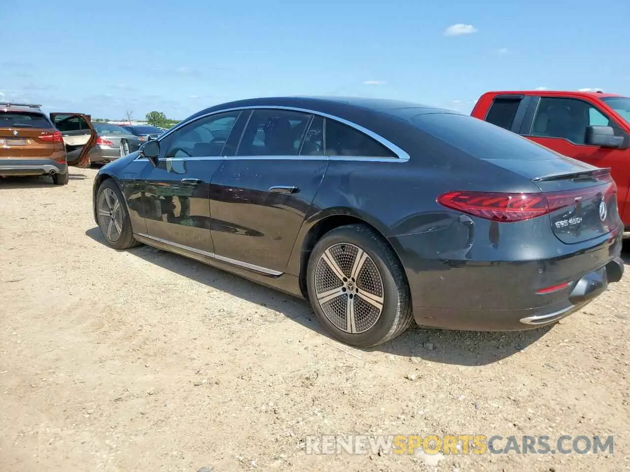 2 Photograph of a damaged car W1KCG2DB7NA013917 MERCEDES-BENZ EQS SEDAN 2022