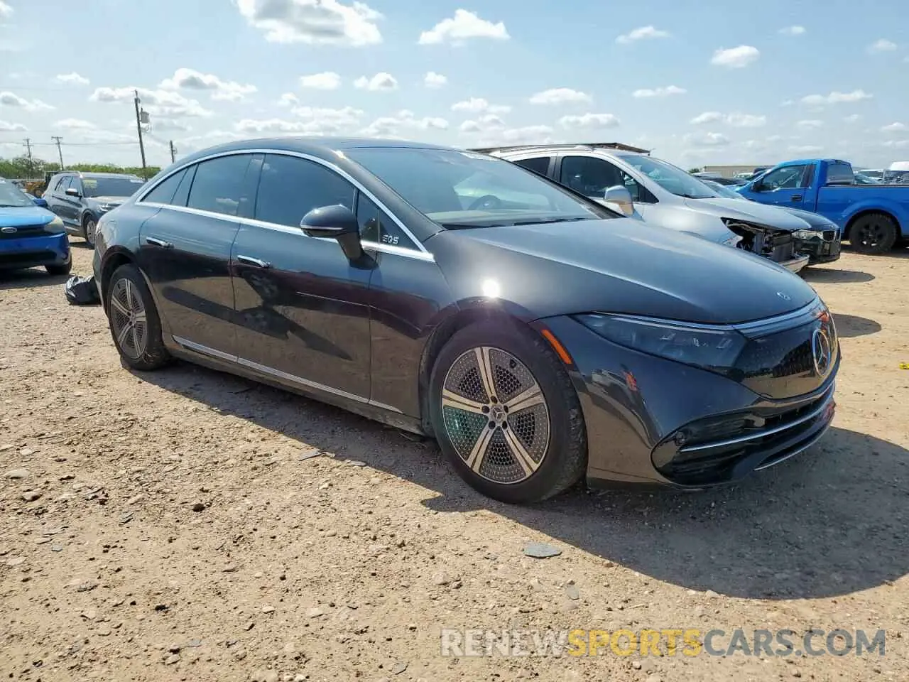 4 Photograph of a damaged car W1KCG2DB7NA013917 MERCEDES-BENZ EQS SEDAN 2022