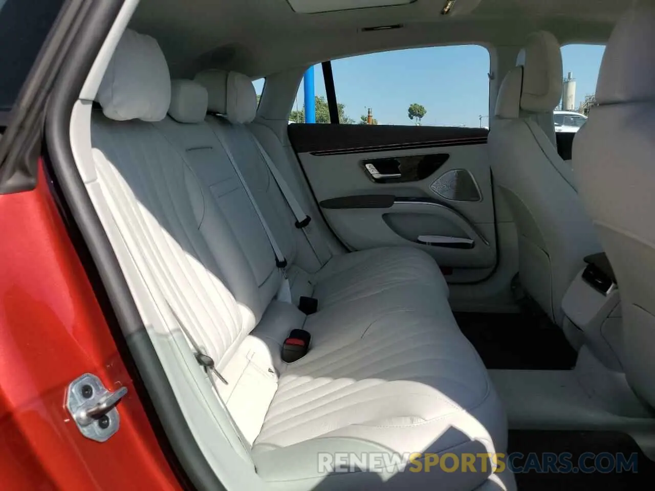 10 Photograph of a damaged car W1KCG2DB7NA017658 MERCEDES-BENZ EQS SEDAN 2022