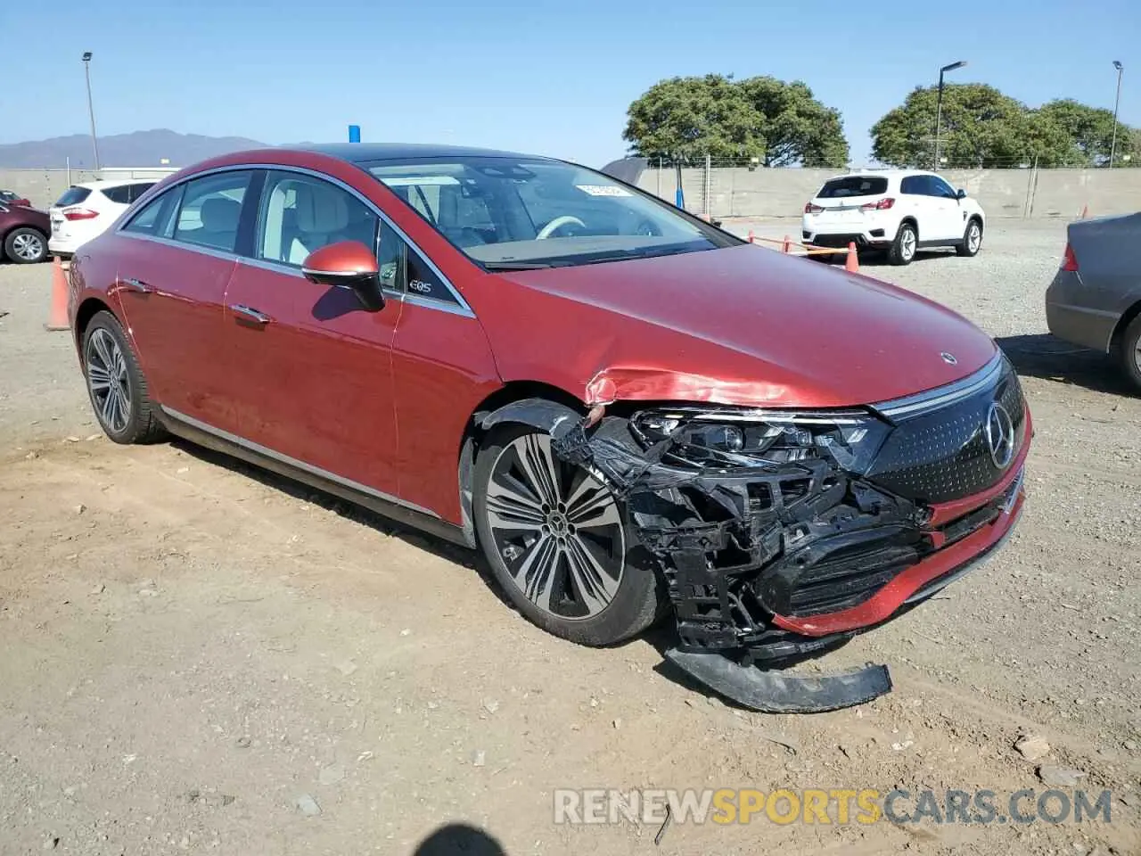 4 Photograph of a damaged car W1KCG2DB7NA017658 MERCEDES-BENZ EQS SEDAN 2022