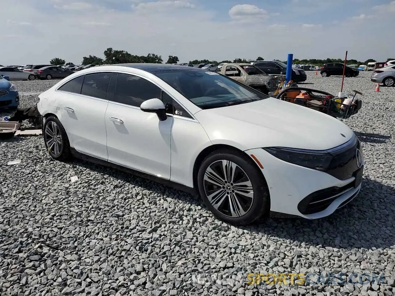 4 Photograph of a damaged car W1KCG2DB9NA005009 MERCEDES-BENZ EQS SEDAN 2022