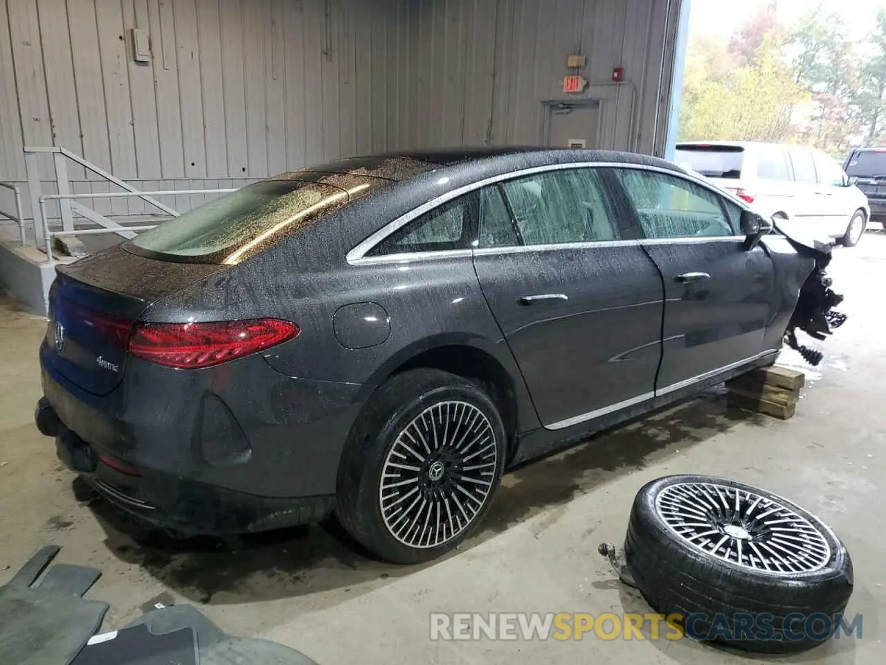 3 Photograph of a damaged car W1KCG4EB8NA017680 MERCEDES-BENZ EQS SEDAN 2022