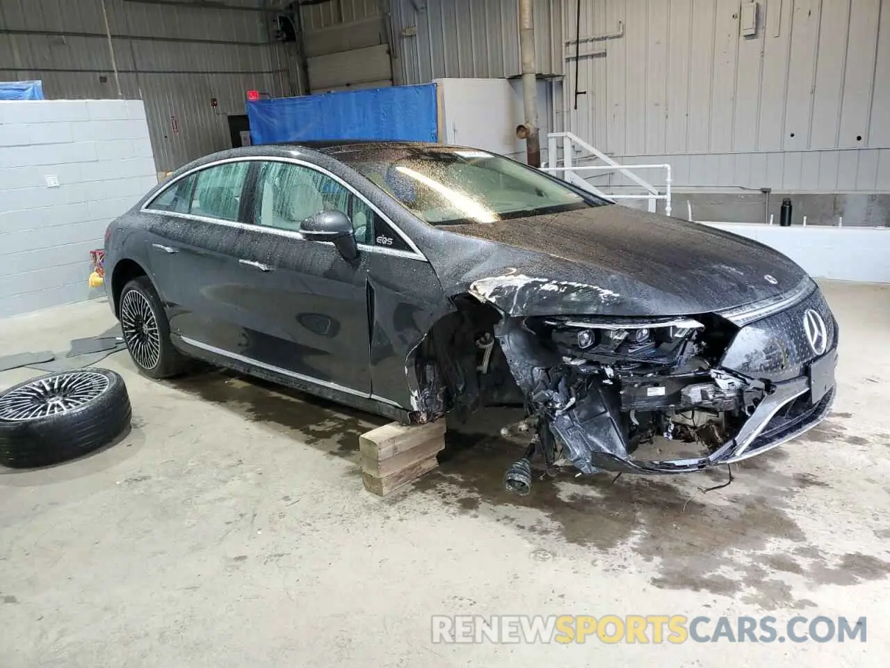 4 Photograph of a damaged car W1KCG4EB8NA017680 MERCEDES-BENZ EQS SEDAN 2022