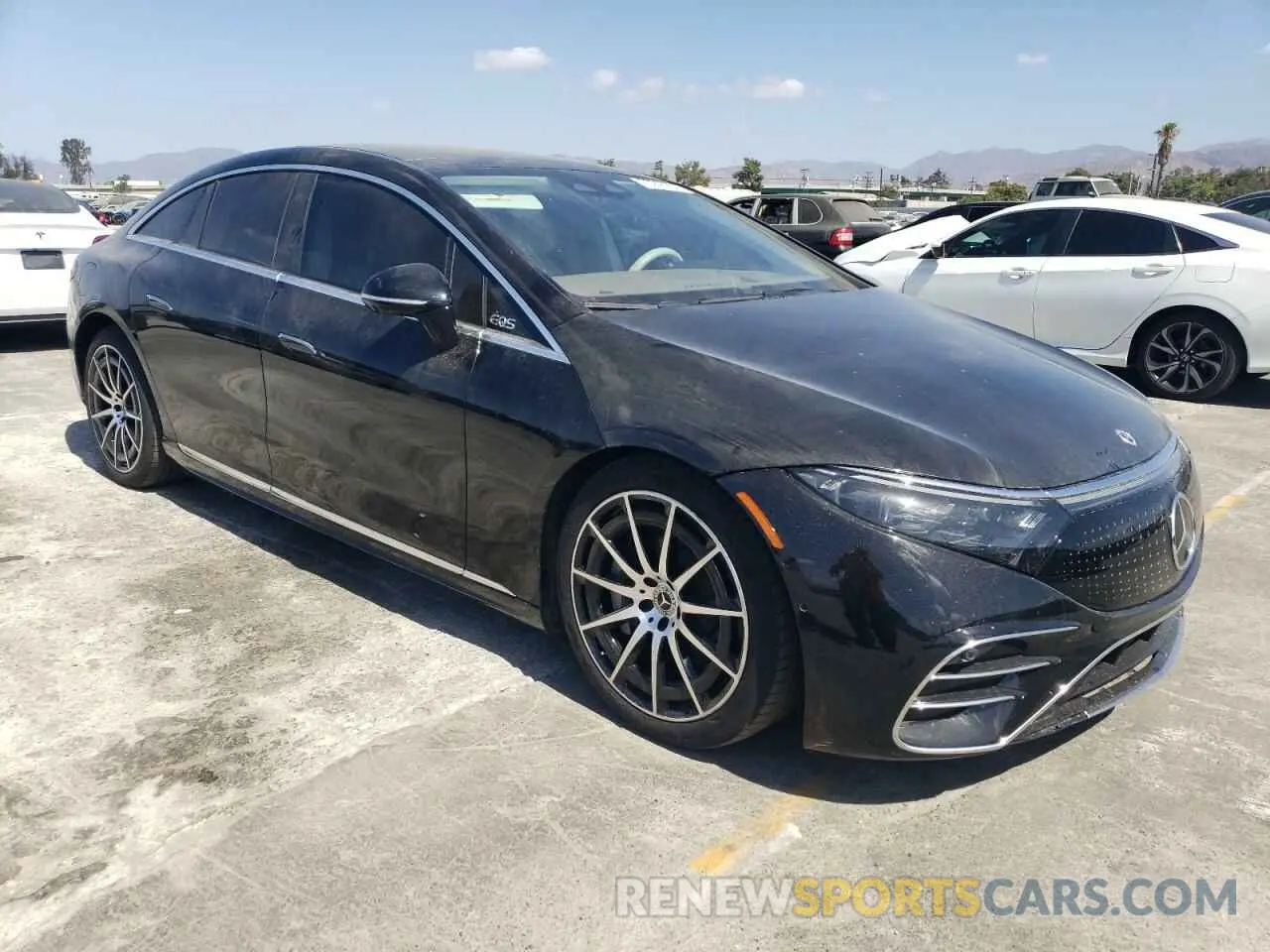 4 Photograph of a damaged car W1KCG2DBXPA025532 MERCEDES-BENZ EQS SEDAN 2023