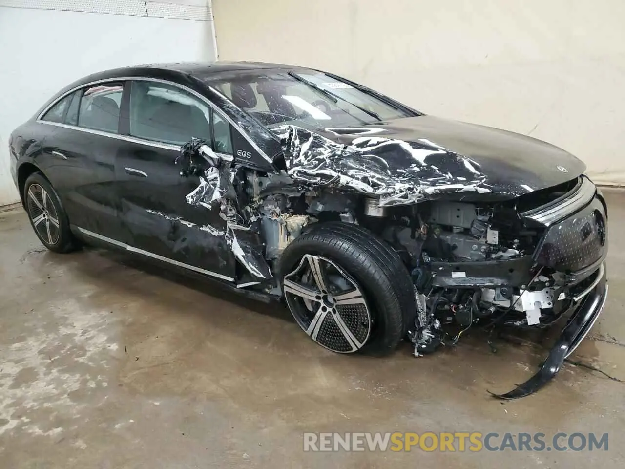 4 Photograph of a damaged car W1KCG2EB0PA036389 MERCEDES-BENZ EQS SEDAN 2023