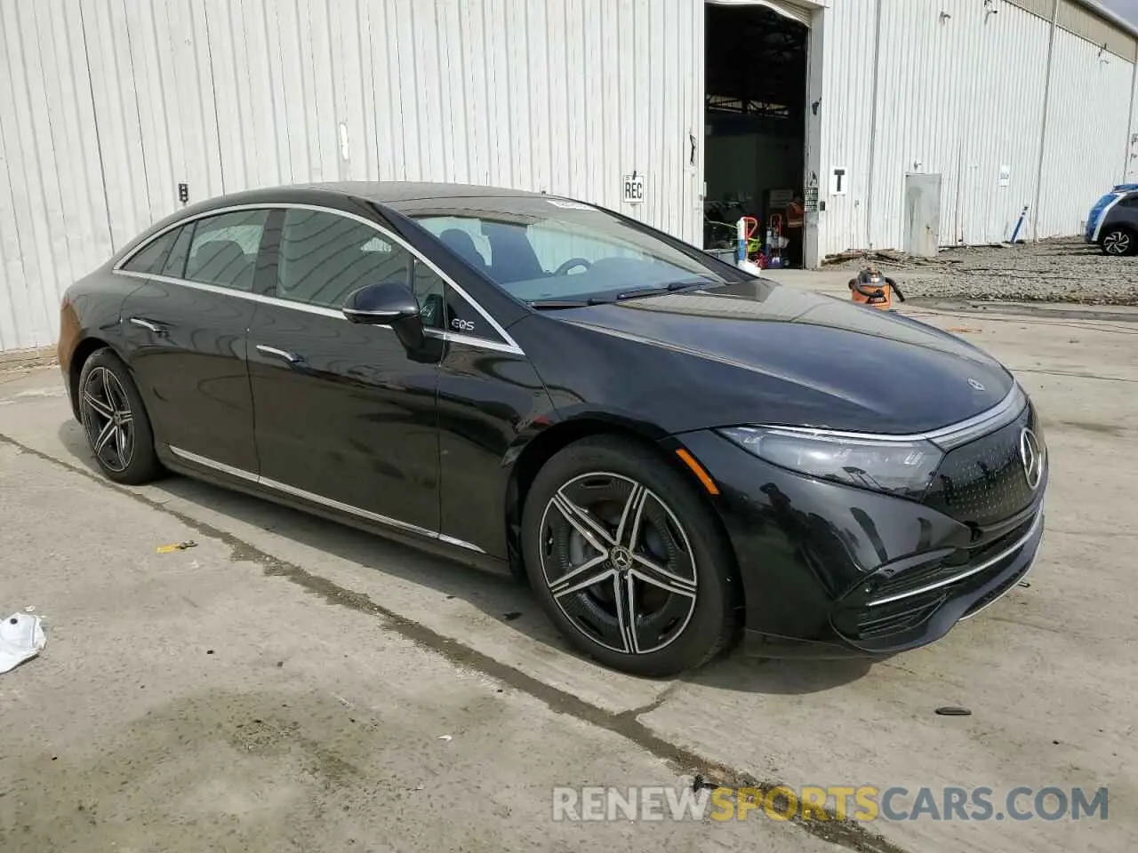4 Photograph of a damaged car W1KCG2EB7RA048381 MERCEDES-BENZ EQS SEDAN 2024