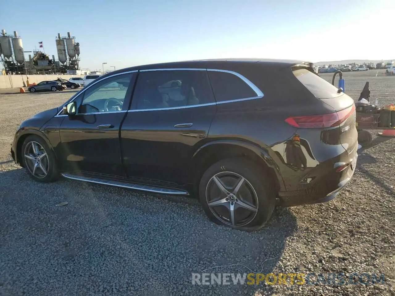 2 Photograph of a damaged car 4JGDM4EB3PA026003 MERCEDES-BENZ EQS SUV 58 2023