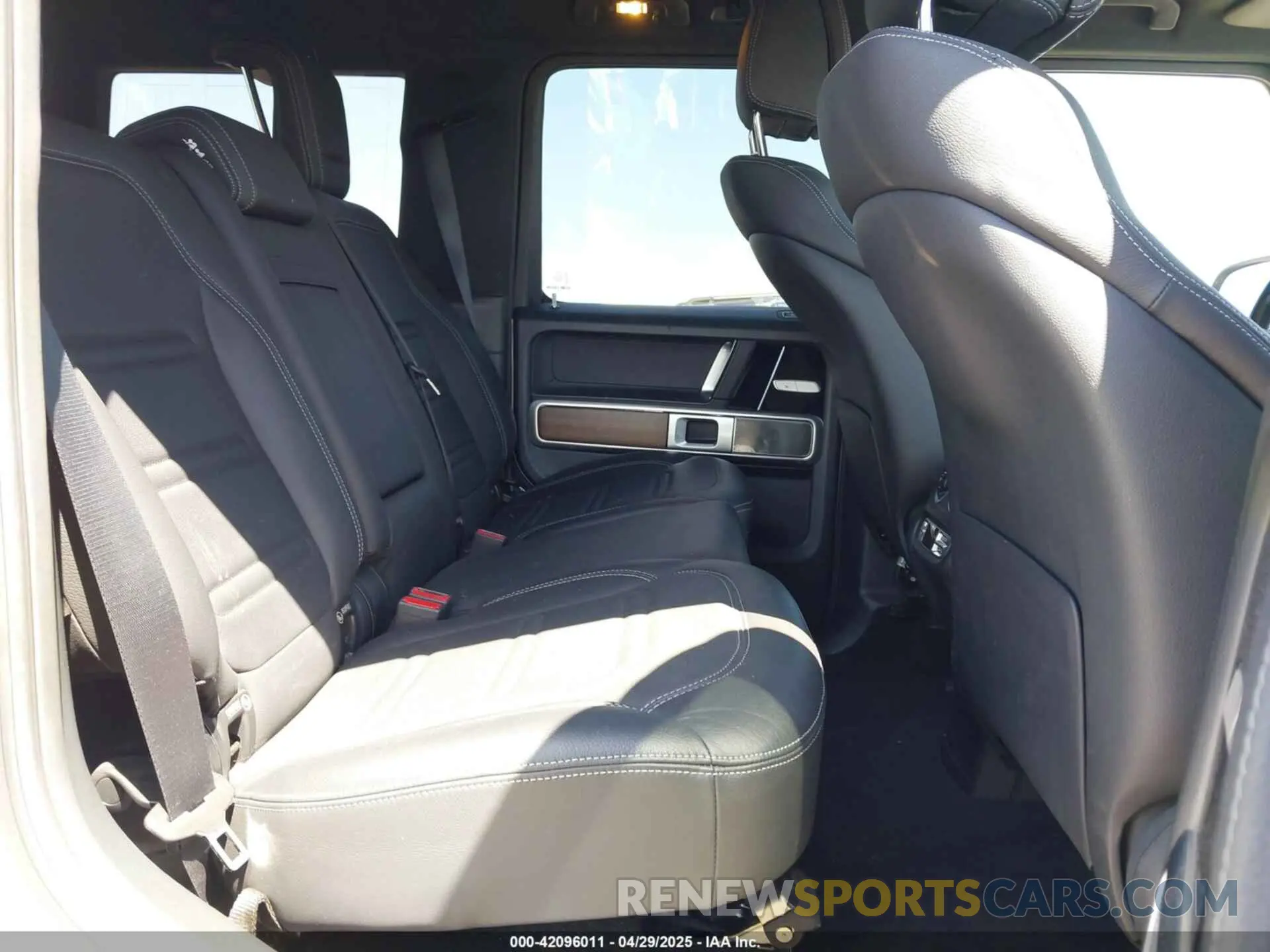 8 Photograph of a damaged car W1NYC6BJ1LX349563 MERCEDES-BENZ G 550 2020