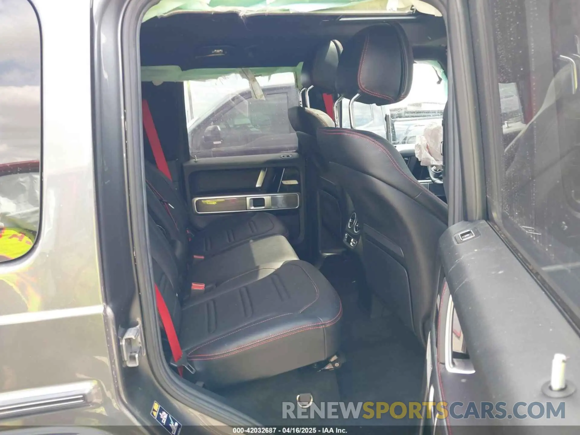8 Photograph of a damaged car W1NYC6BJXMX382983 MERCEDES-BENZ G 550 2021