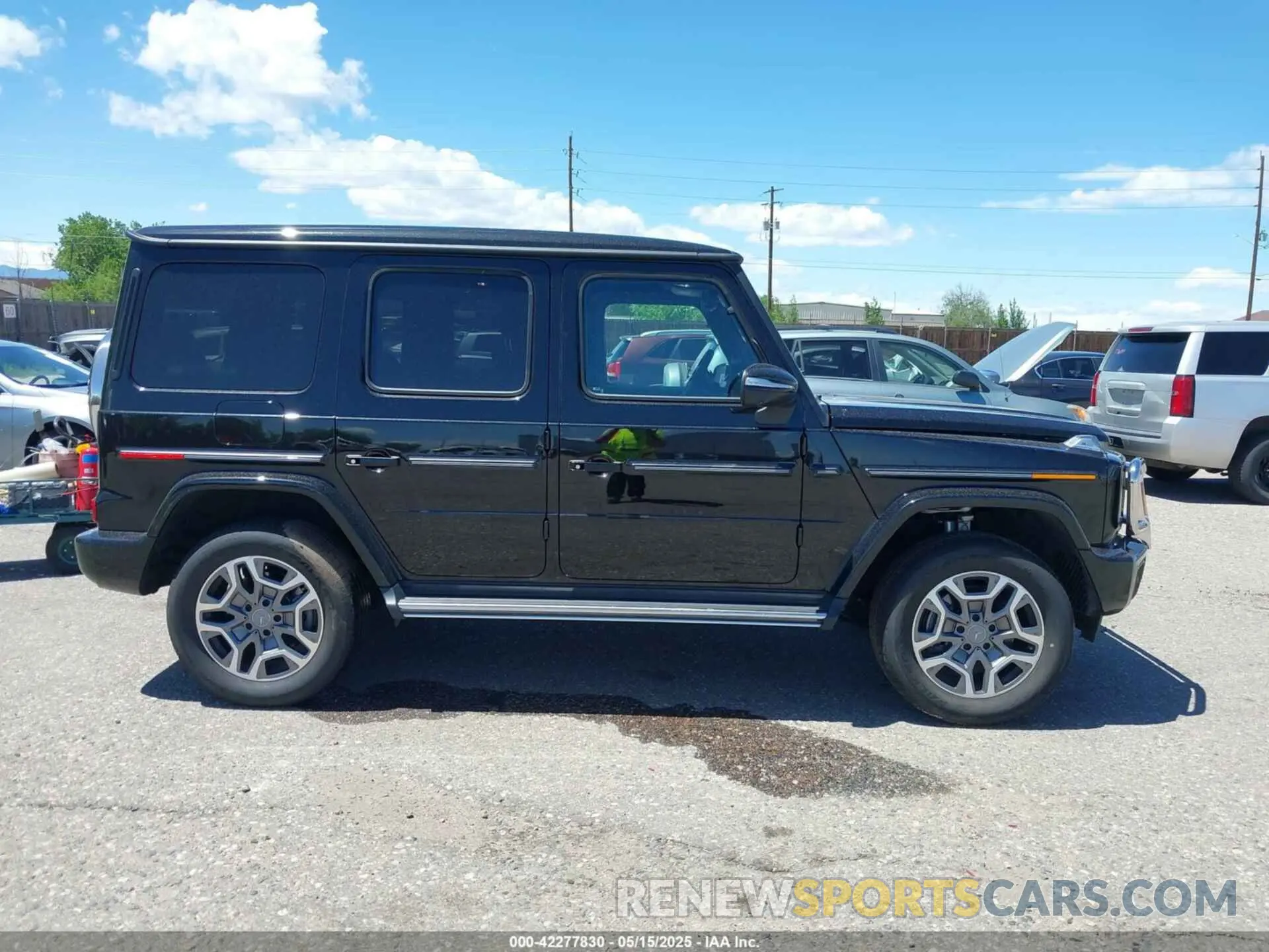 13 Photograph of a damaged car W1NWH1ABXSX040811 MERCEDES-BENZ G 550 2025